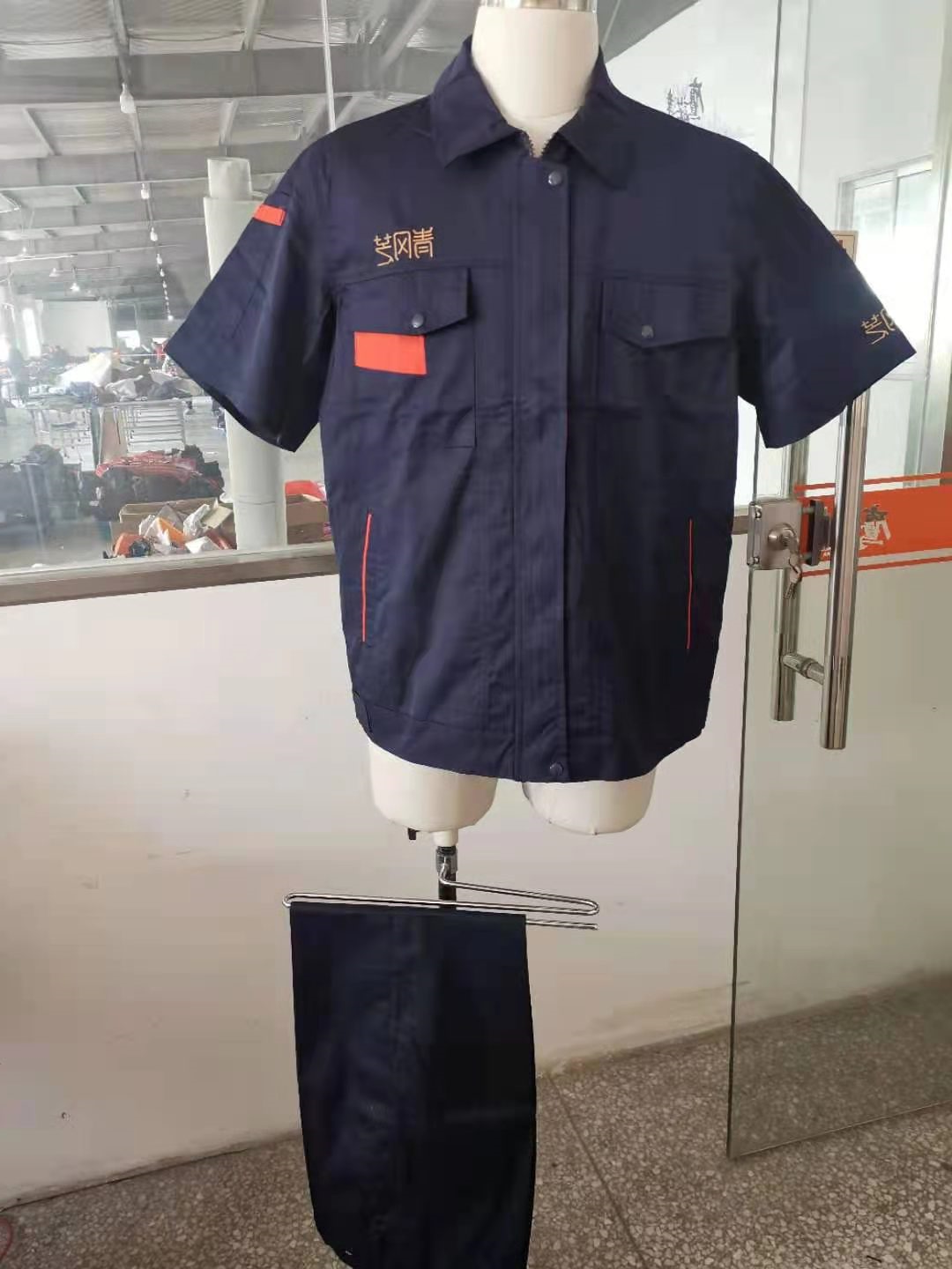黔芝灵药业工作服大货样衣(图1)