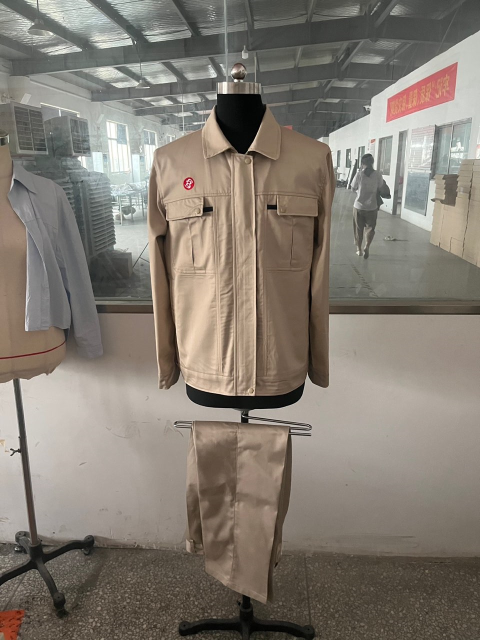 上海诗榷工作服(图1)